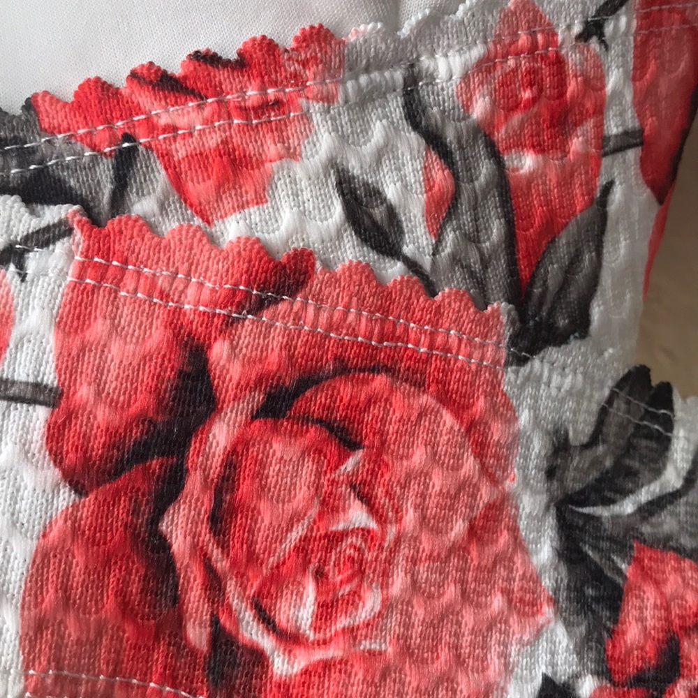 Floral top - Picture 2 of 3